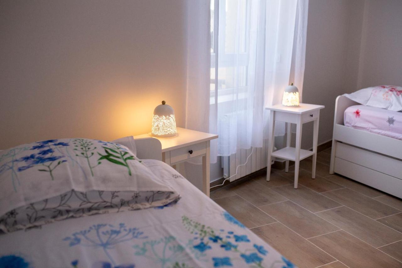 Apartamento LOC TROTTEUR LE CACAO - Balnéo, Gare Lourdes Exterior foto